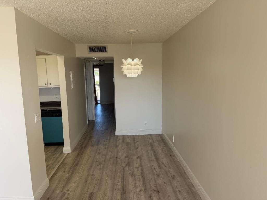 400 Village Green Circle W, Unit 304, Palm Springs, FL 33461 Photo