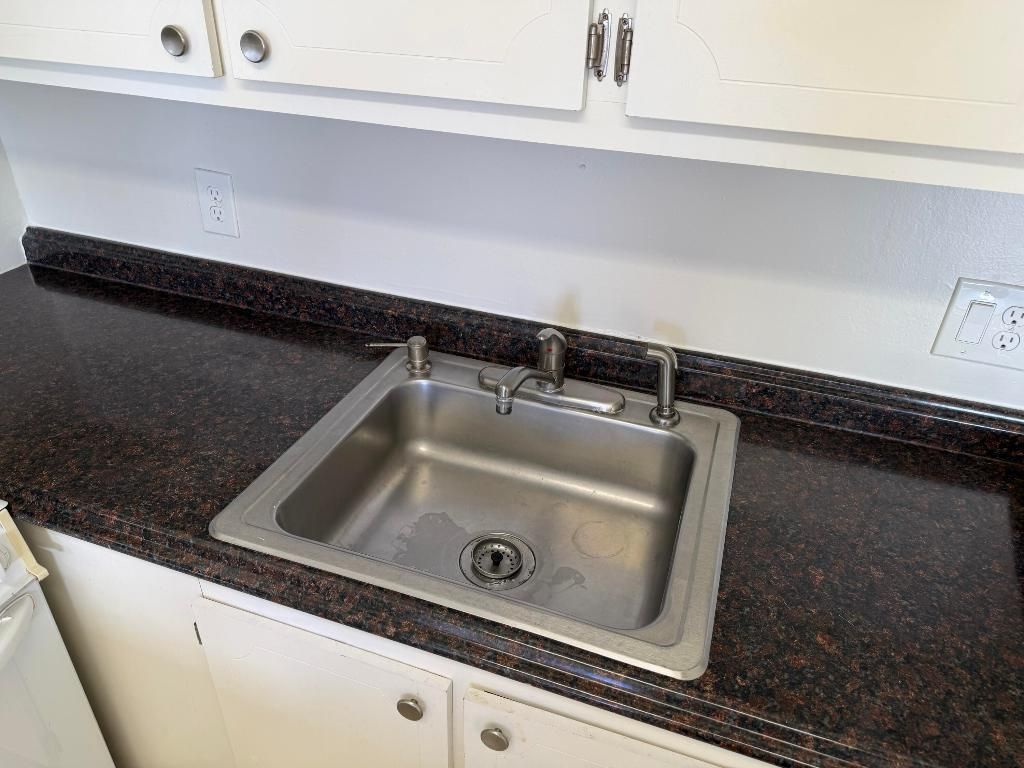 400 Village Green Circle W, Unit 304, Palm Springs, FL 33461 Photo