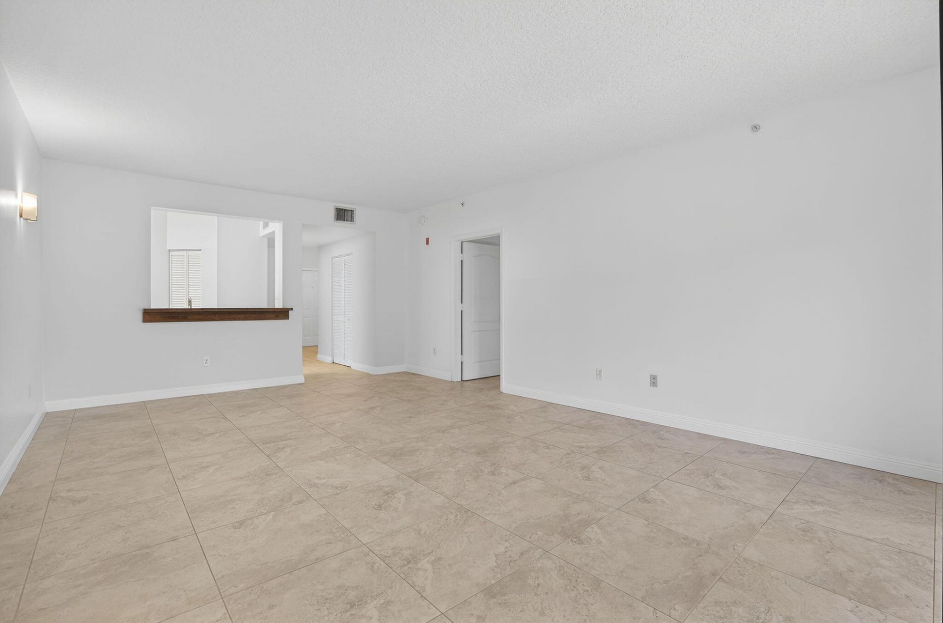 800 Uno Lago Drive, Unit 102, Juno Beach, FL 33408 Photo