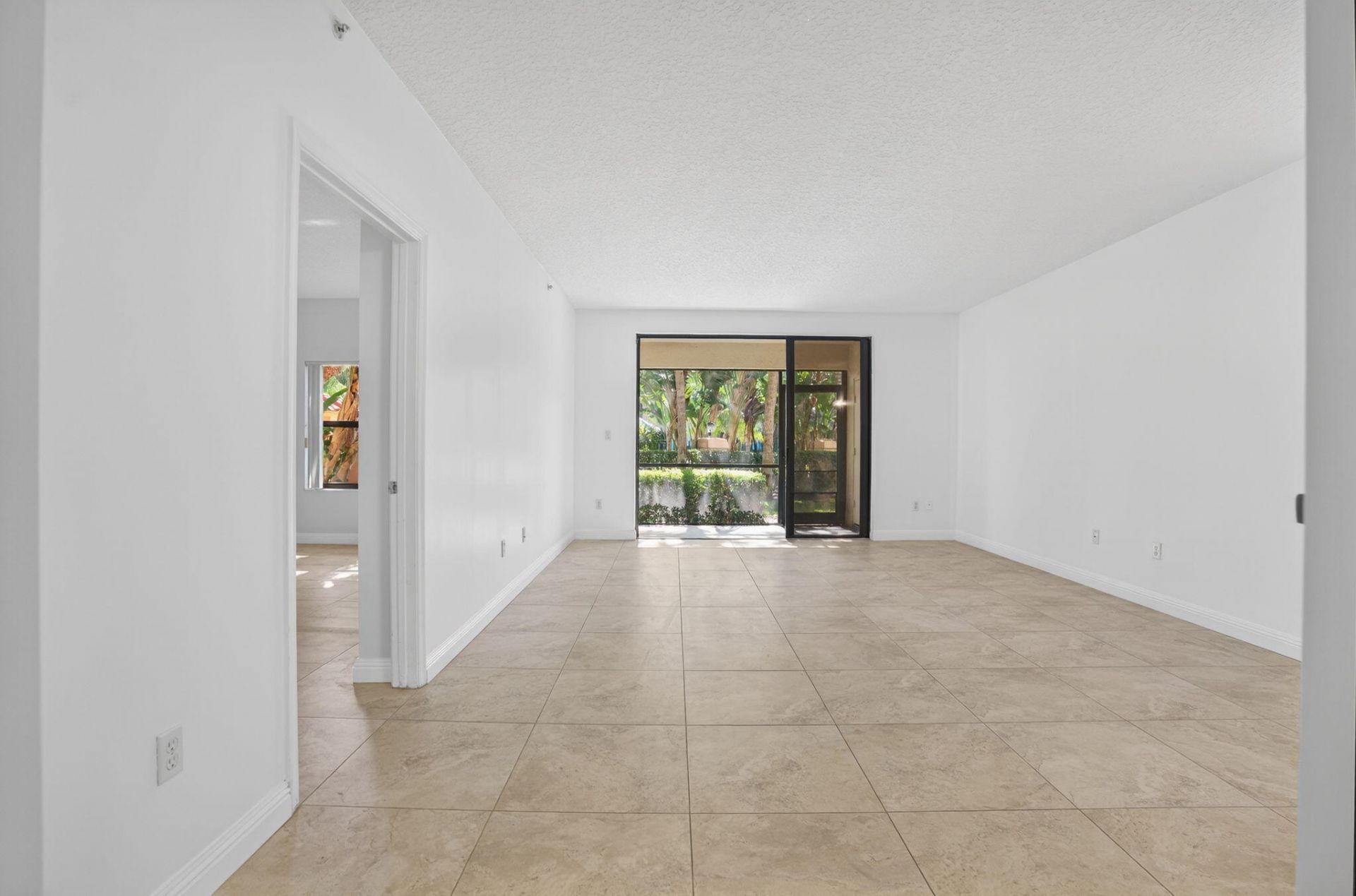 800 Uno Lago Drive, Unit 102, Juno Beach, FL 33408 Photo