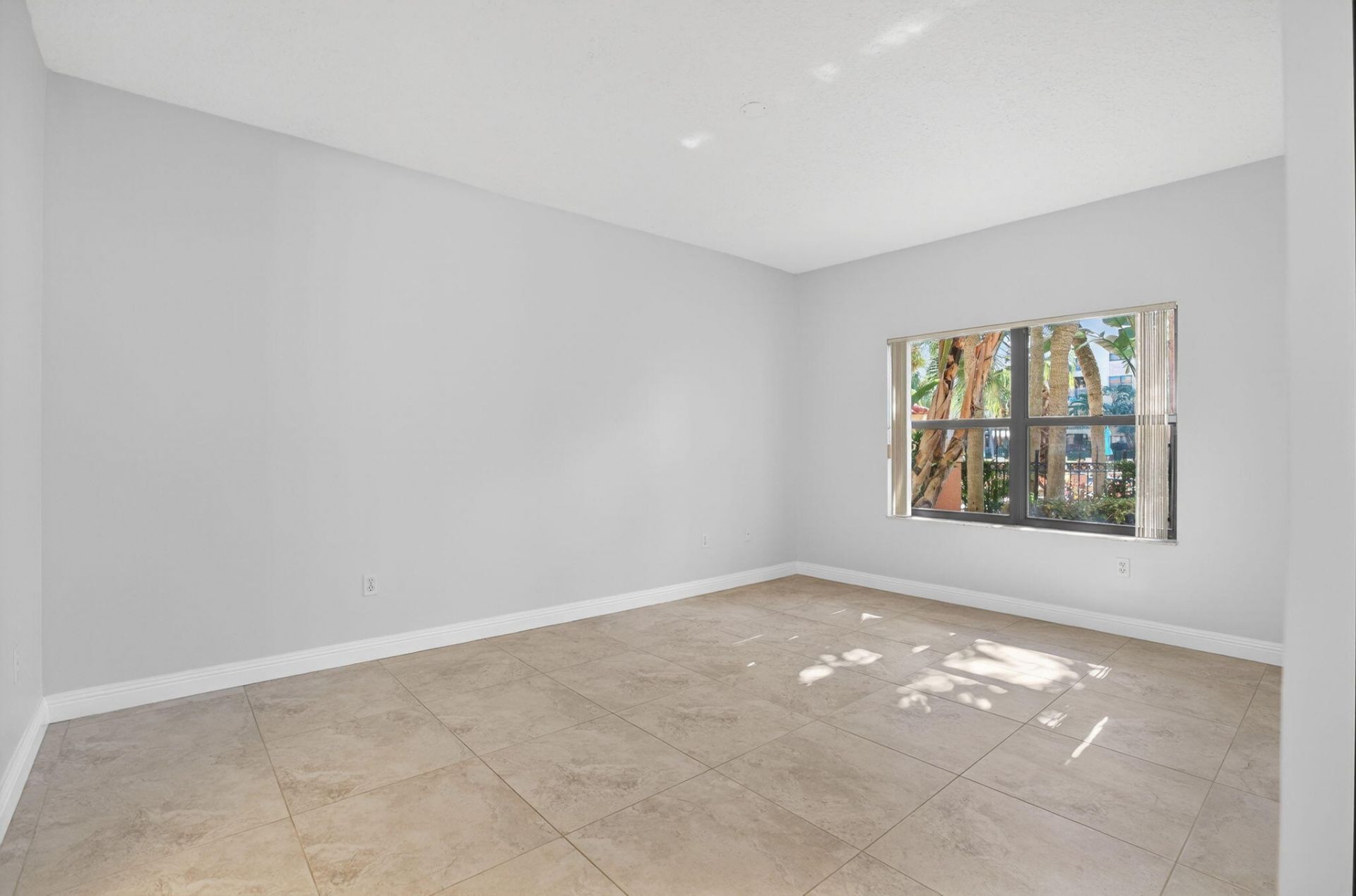 800 Uno Lago Drive, Unit 102, Juno Beach, FL 33408 Photo