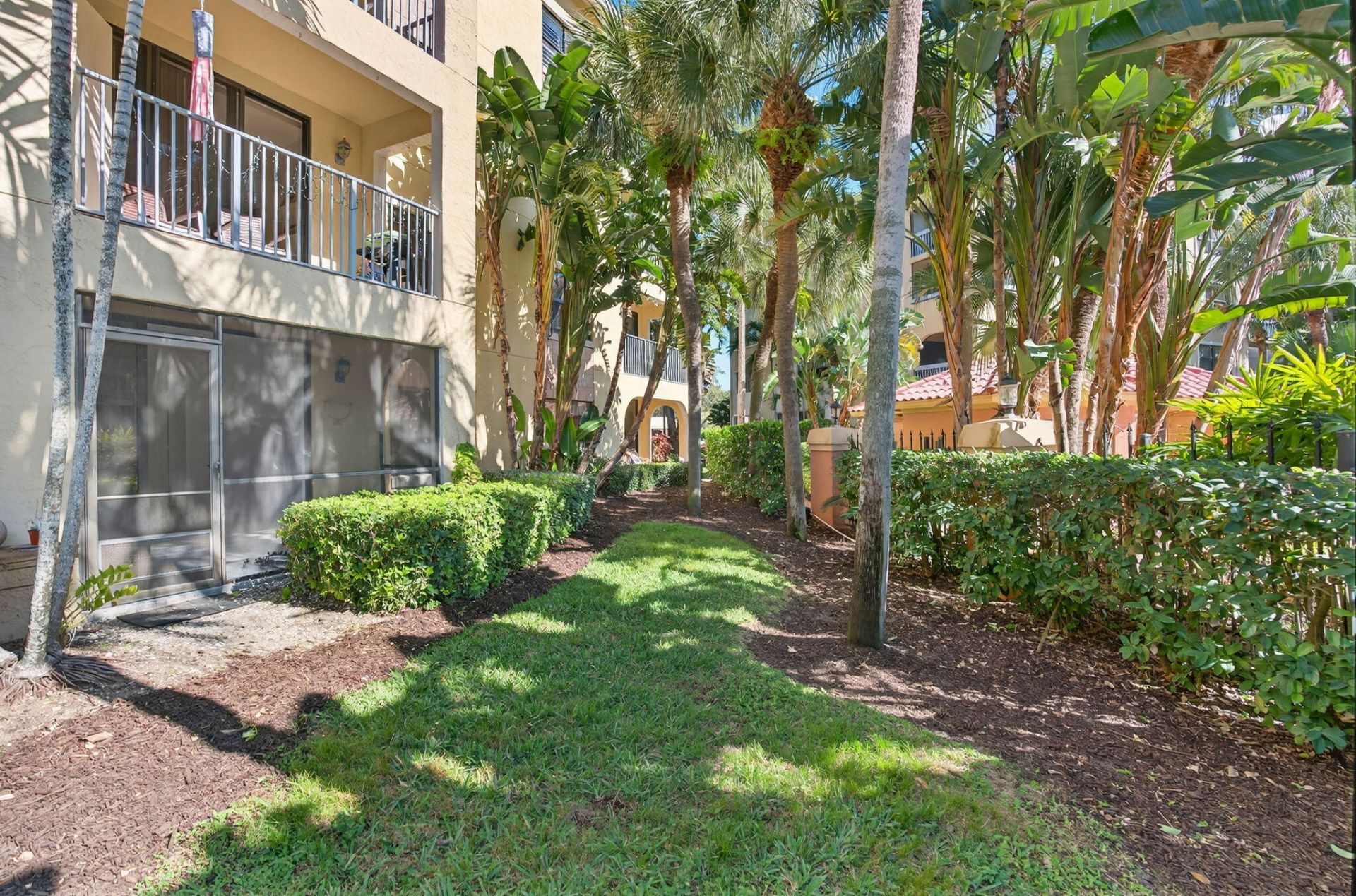 800 Uno Lago Drive, Unit 102, Juno Beach, FL 33408 Photo