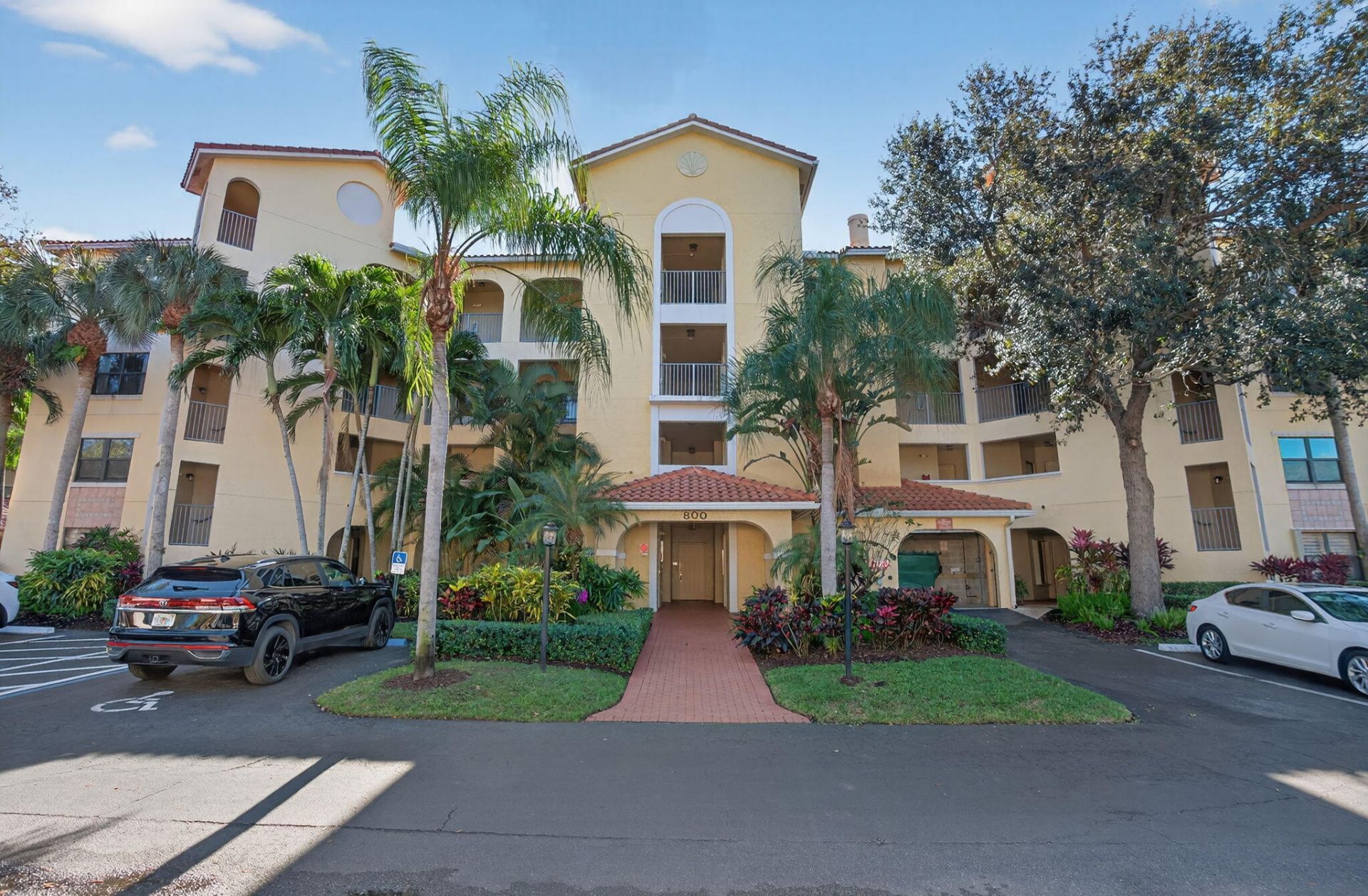 800 Uno Lago Drive, Unit 102, Juno Beach, FL 33408 Photo