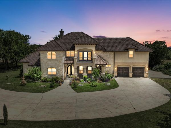 104 Spring Valley ST, Hutto, TX 78634