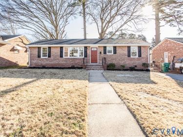 317 Yorktown Drive, Colonial Heights, VA 23834