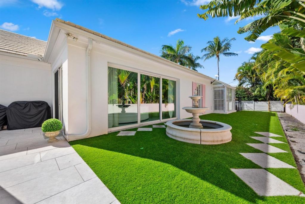 201 Bahama Lane, Palm Beach, FL 33480 Photo