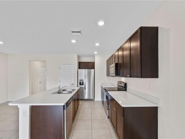 15484 Wildflower CIR, NAPLES, Fl 34119