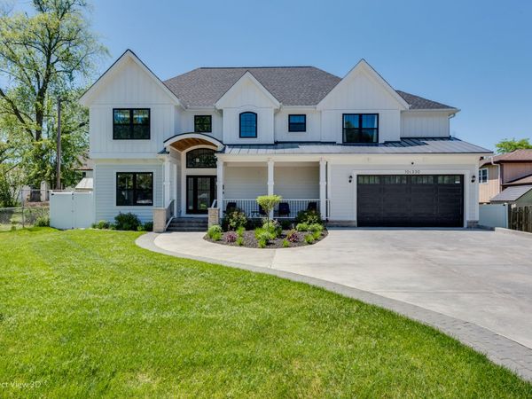 10S330 Oneill Drive, Burr Ridge, IL 60527