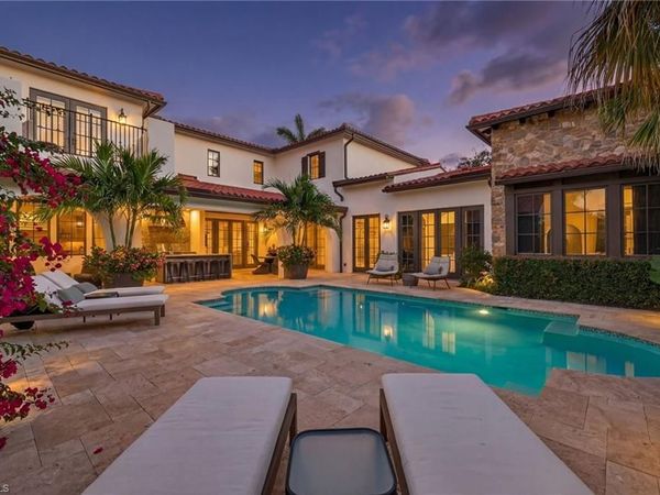 16469 Celebrita CT, NAPLES, FL 34110