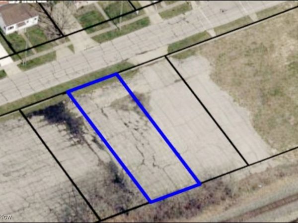 1122 F Street, Lorain, OH 44052