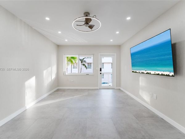 4201 Indian Creek Dr , Unit 9, Miami Beach, FL 33140