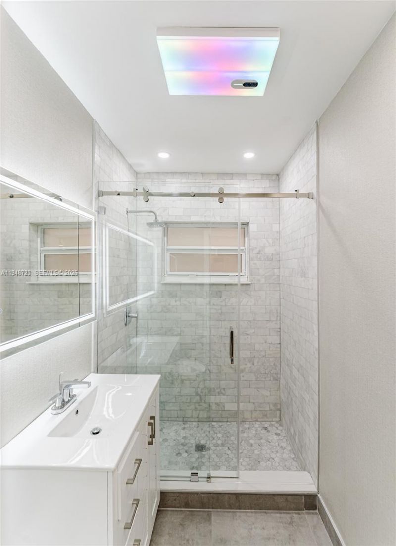 4201 Indian Creek Dr , Unit 9, Miami Beach, FL 33140 Photo