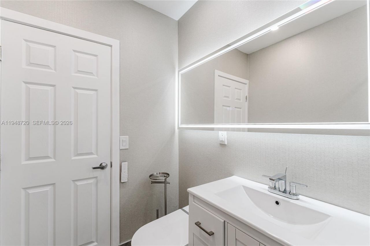 4201 Indian Creek Dr , Unit 9, Miami Beach, FL 33140 Photo