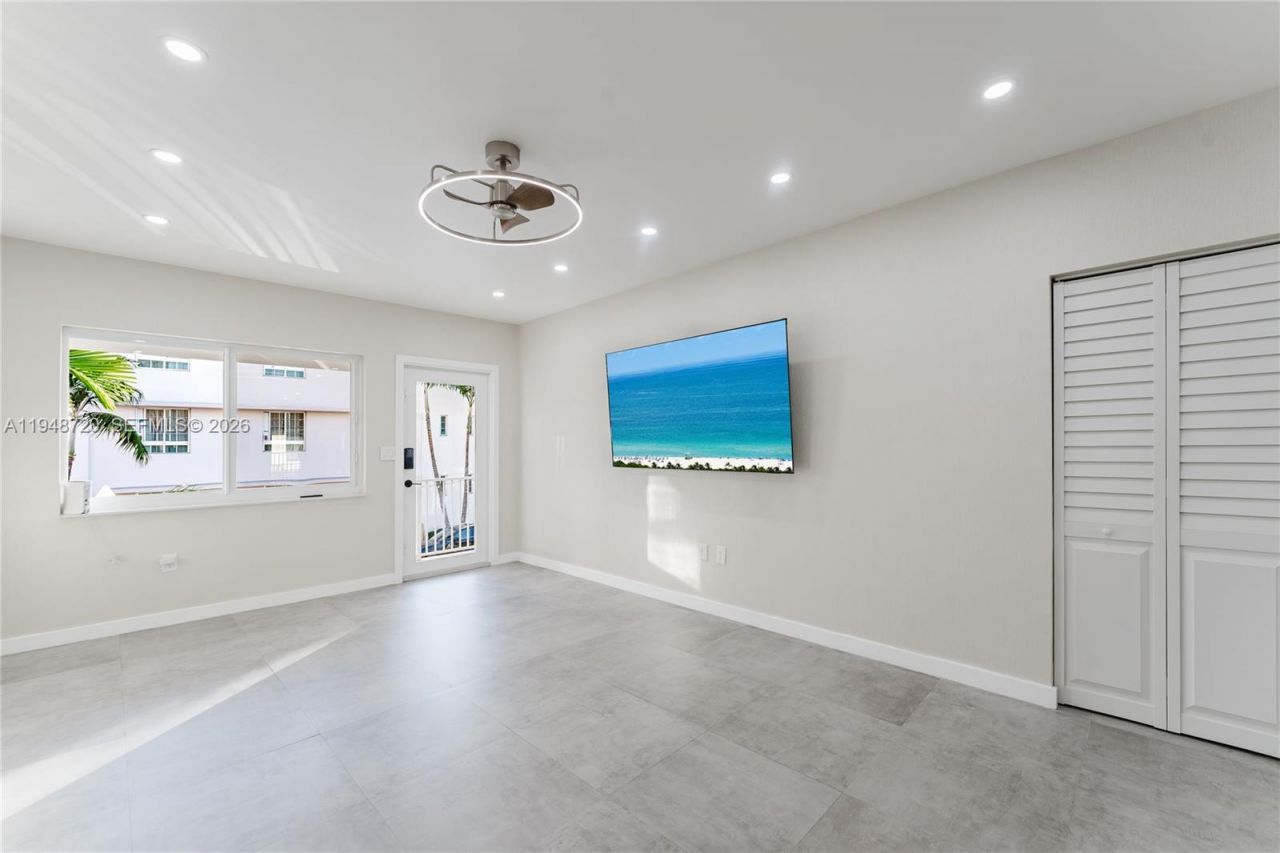 4201 Indian Creek Dr , Unit 9, Miami Beach, FL 33140 Photo