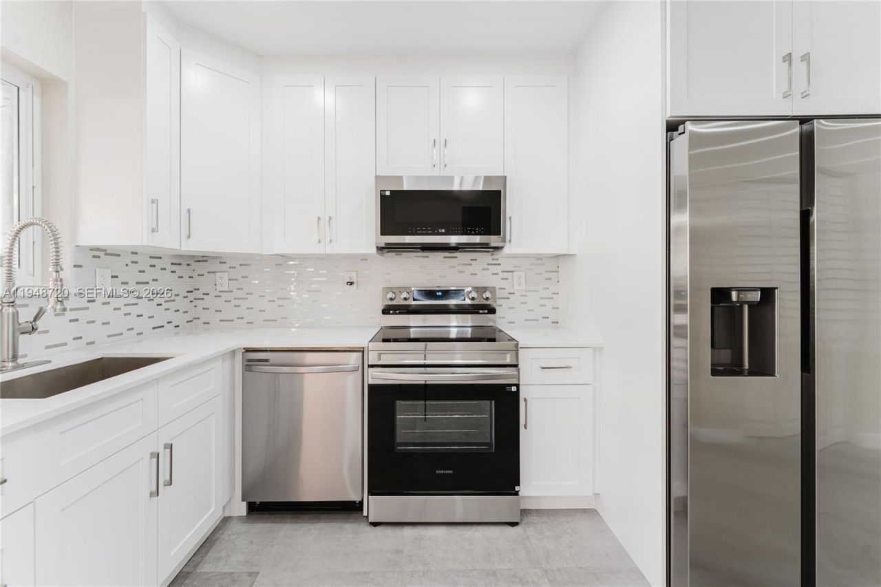 4201 Indian Creek Dr , Unit 9, Miami Beach, FL 33140 Photo