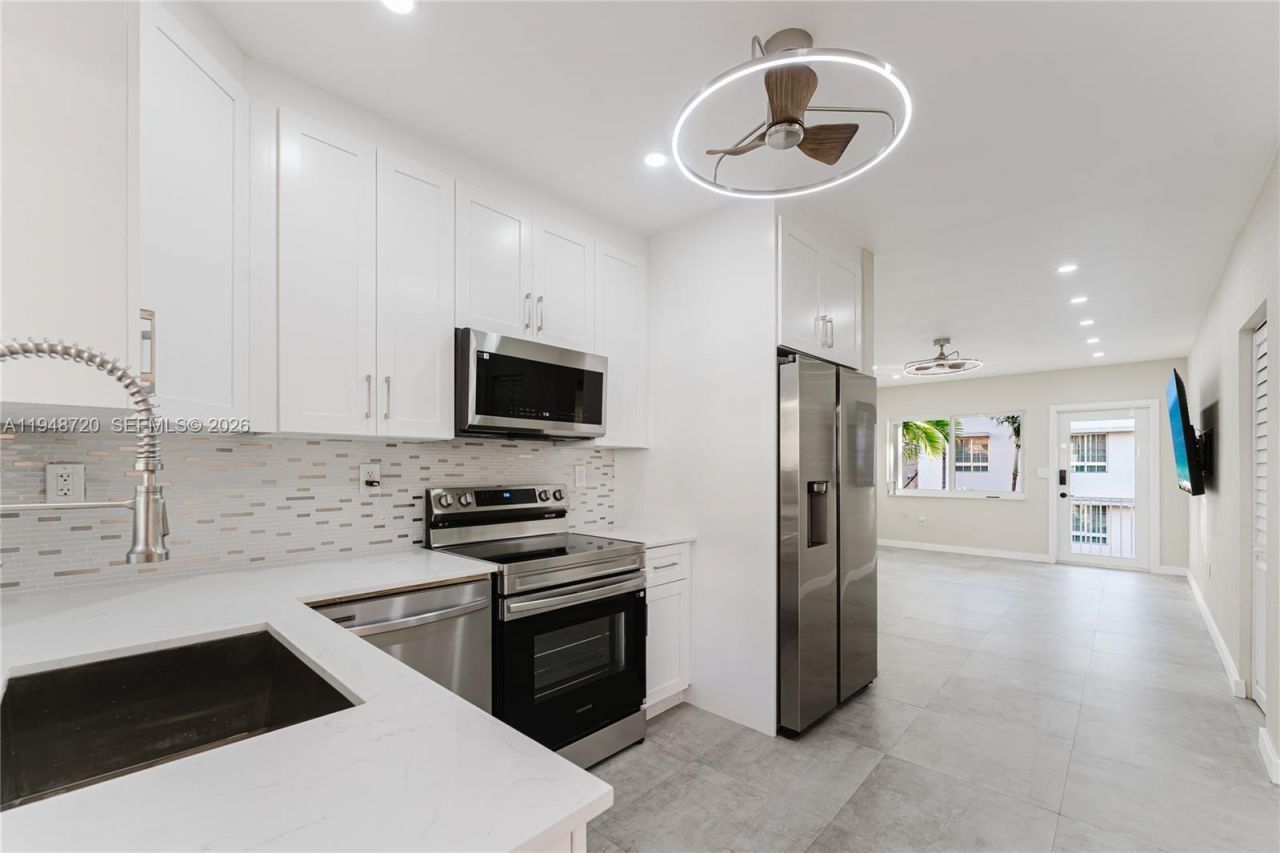 4201 Indian Creek Dr , Unit 9, Miami Beach, FL 33140 Photo