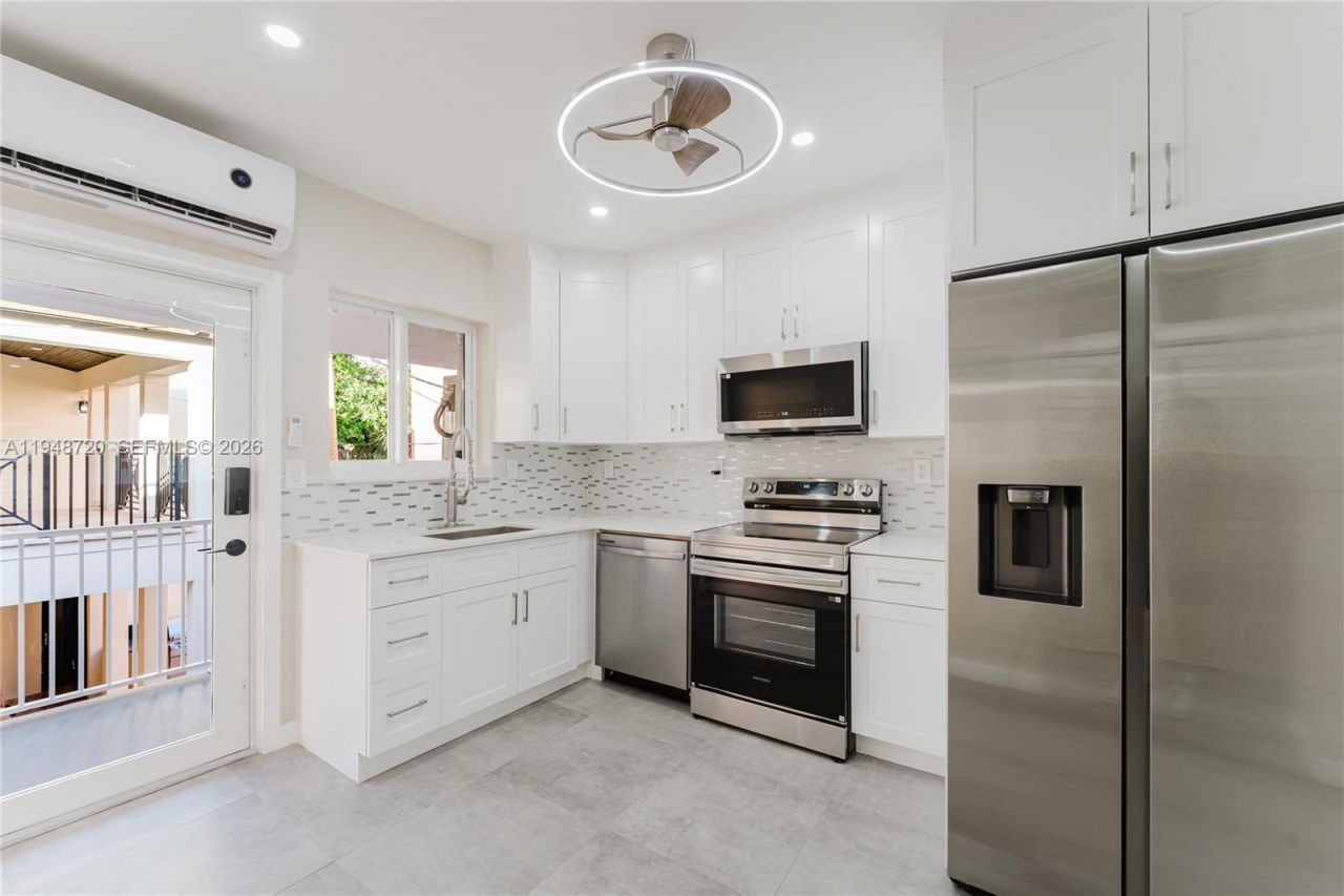 4201 Indian Creek Dr , Unit 9, Miami Beach, FL 33140 Photo