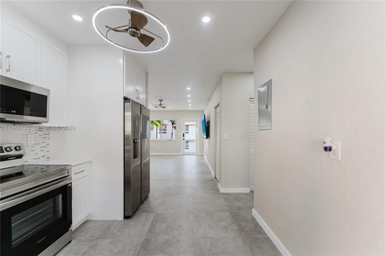 4201 Indian Creek Dr , Unit 9, Miami Beach, FL 33140 Photo