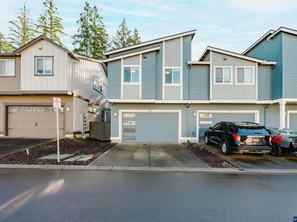 6268 SE Harkness Ln, Hillsboro, OR 97123