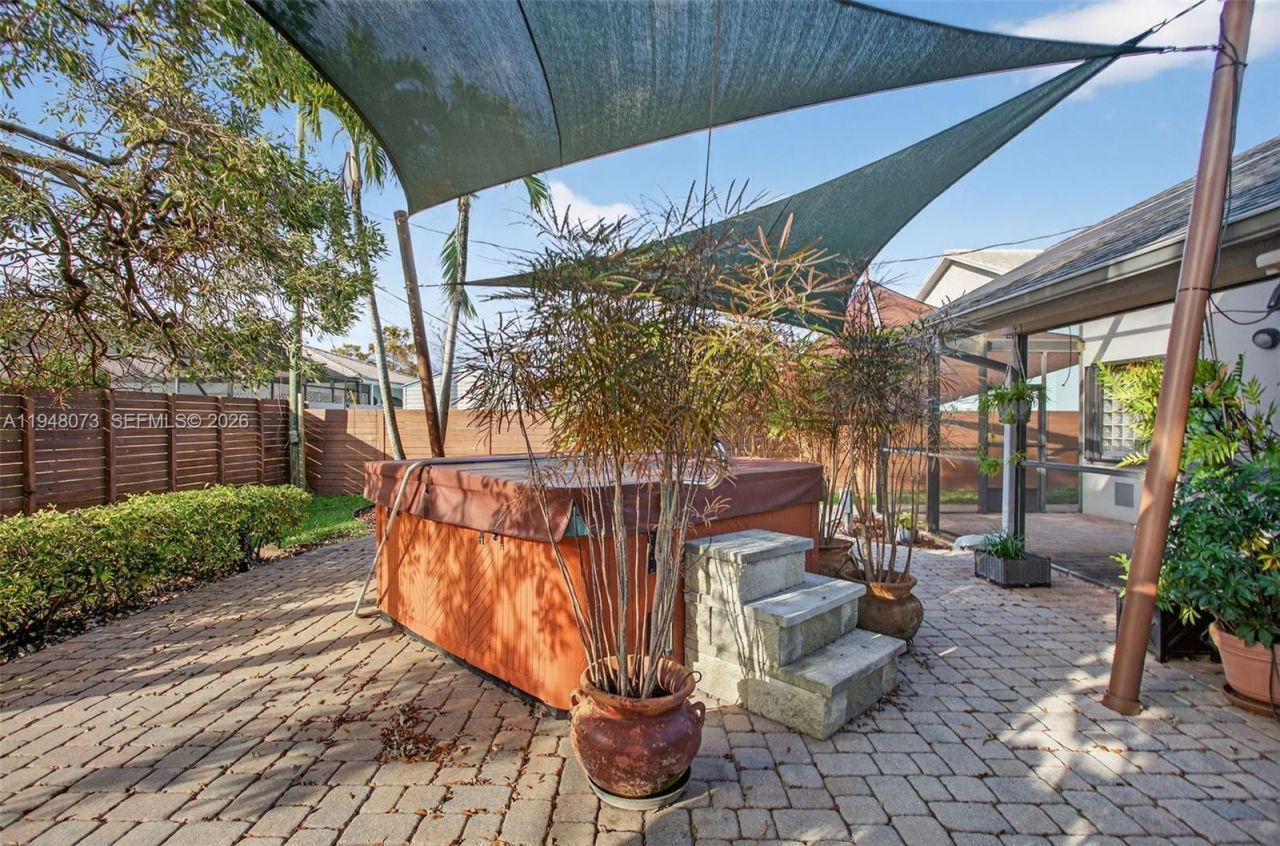 137 E Palm Dr, Margate, FL 33063 Photo