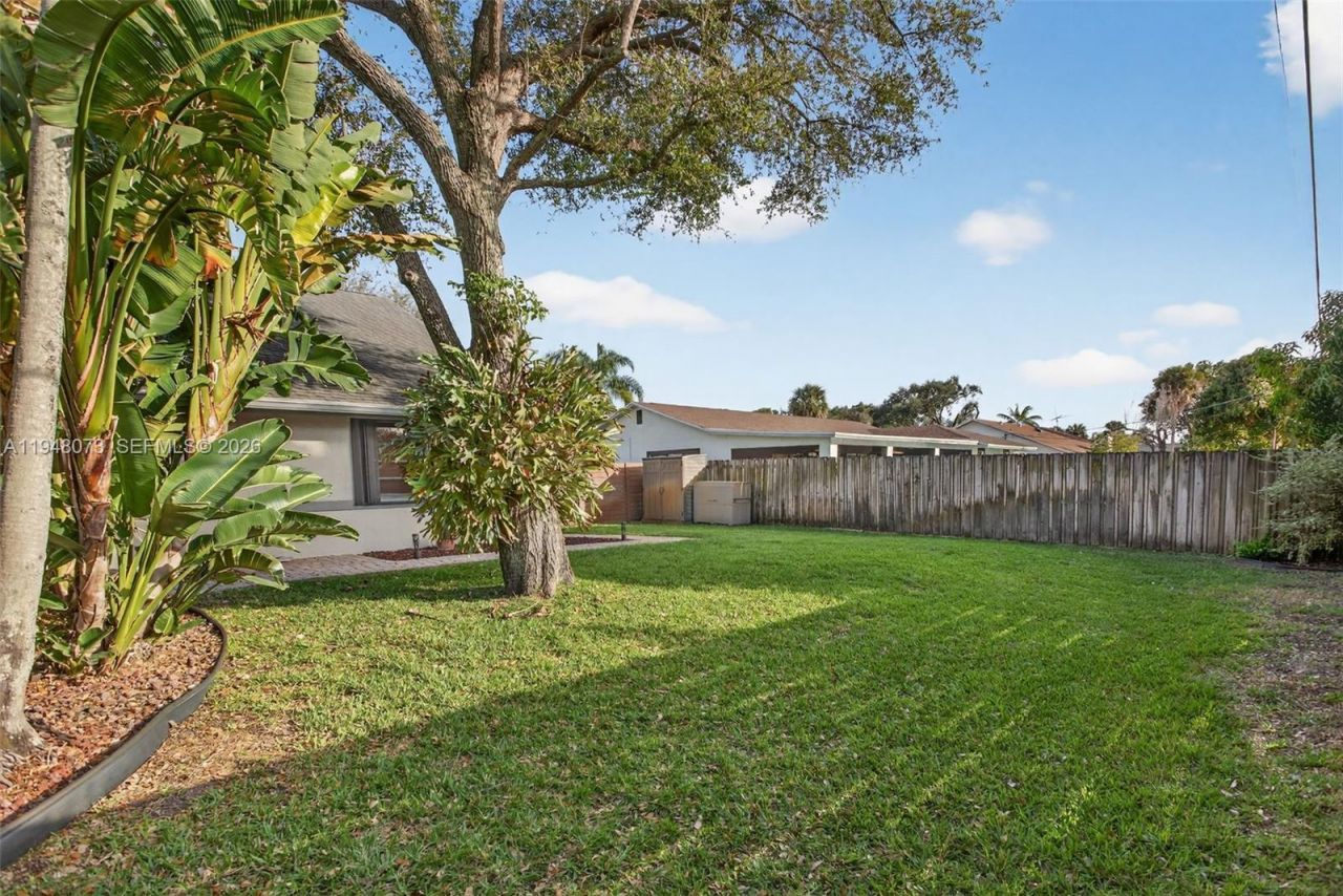 137 E Palm Dr, Margate, FL 33063 Photo