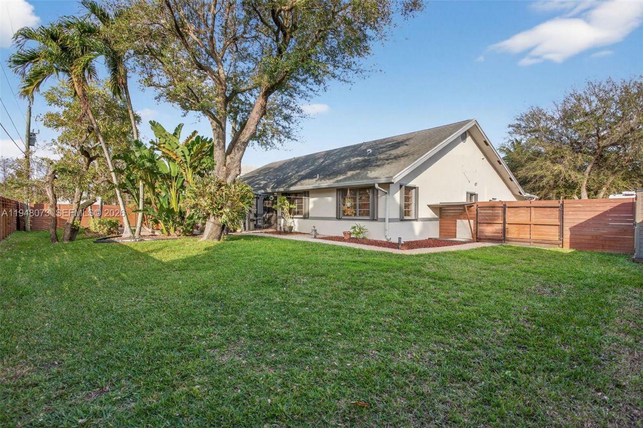 137 E Palm Dr, Margate, FL 33063 Photo