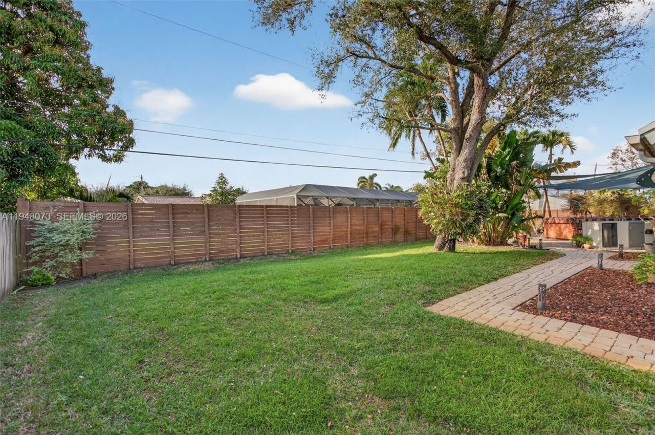 137 E Palm Dr, Margate, FL 33063 Photo