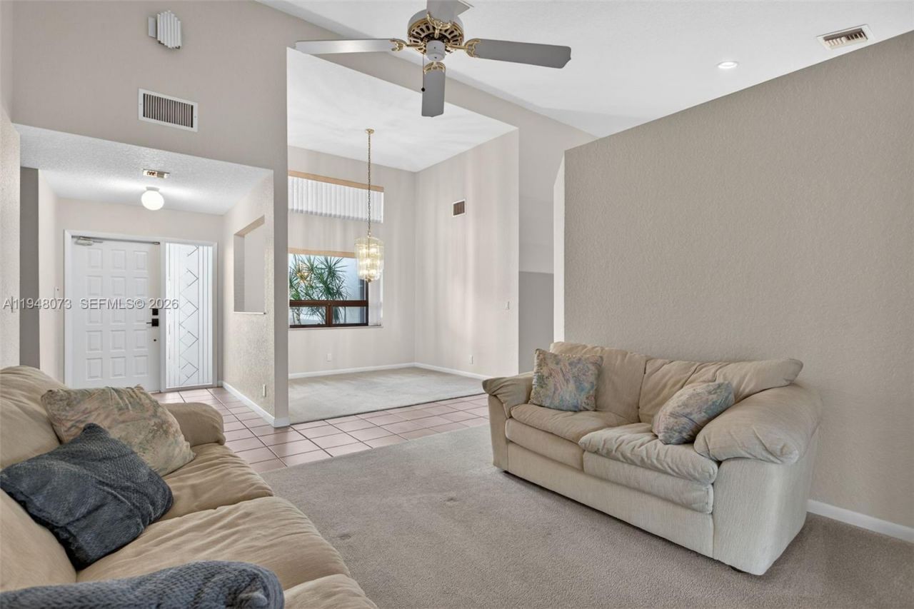 137 E Palm Dr, Margate, FL 33063 Photo