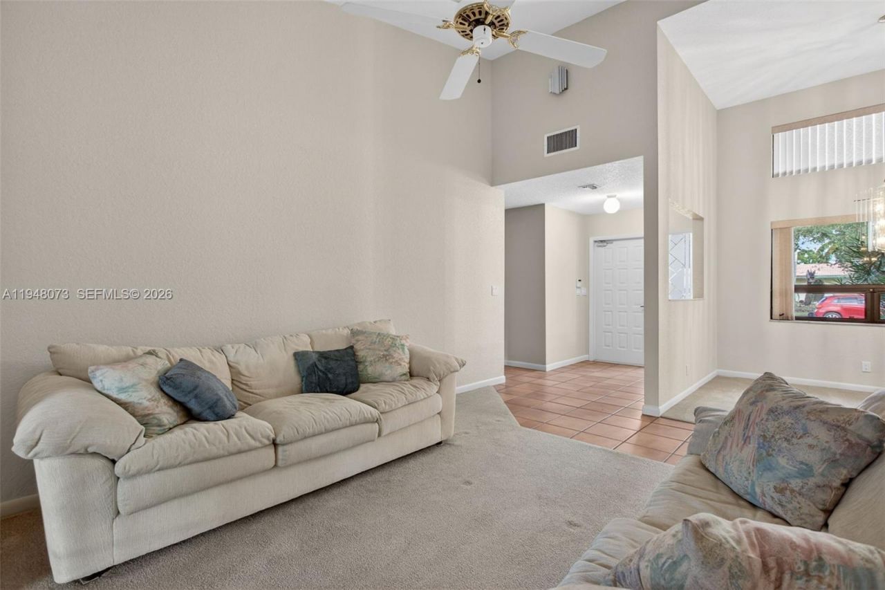 137 E Palm Dr, Margate, FL 33063 Photo