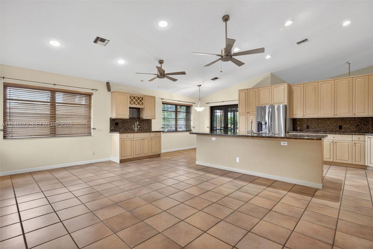 137 E Palm Dr, Margate, FL 33063 Photo