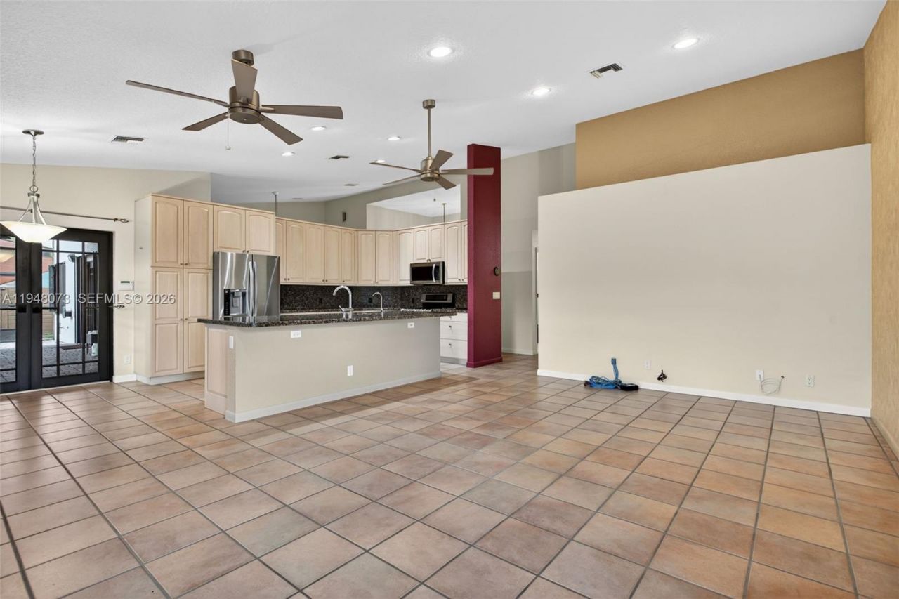 137 E Palm Dr, Margate, FL 33063 Photo