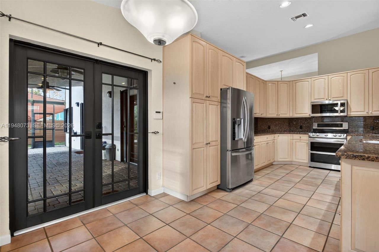 137 E Palm Dr, Margate, FL 33063 Photo