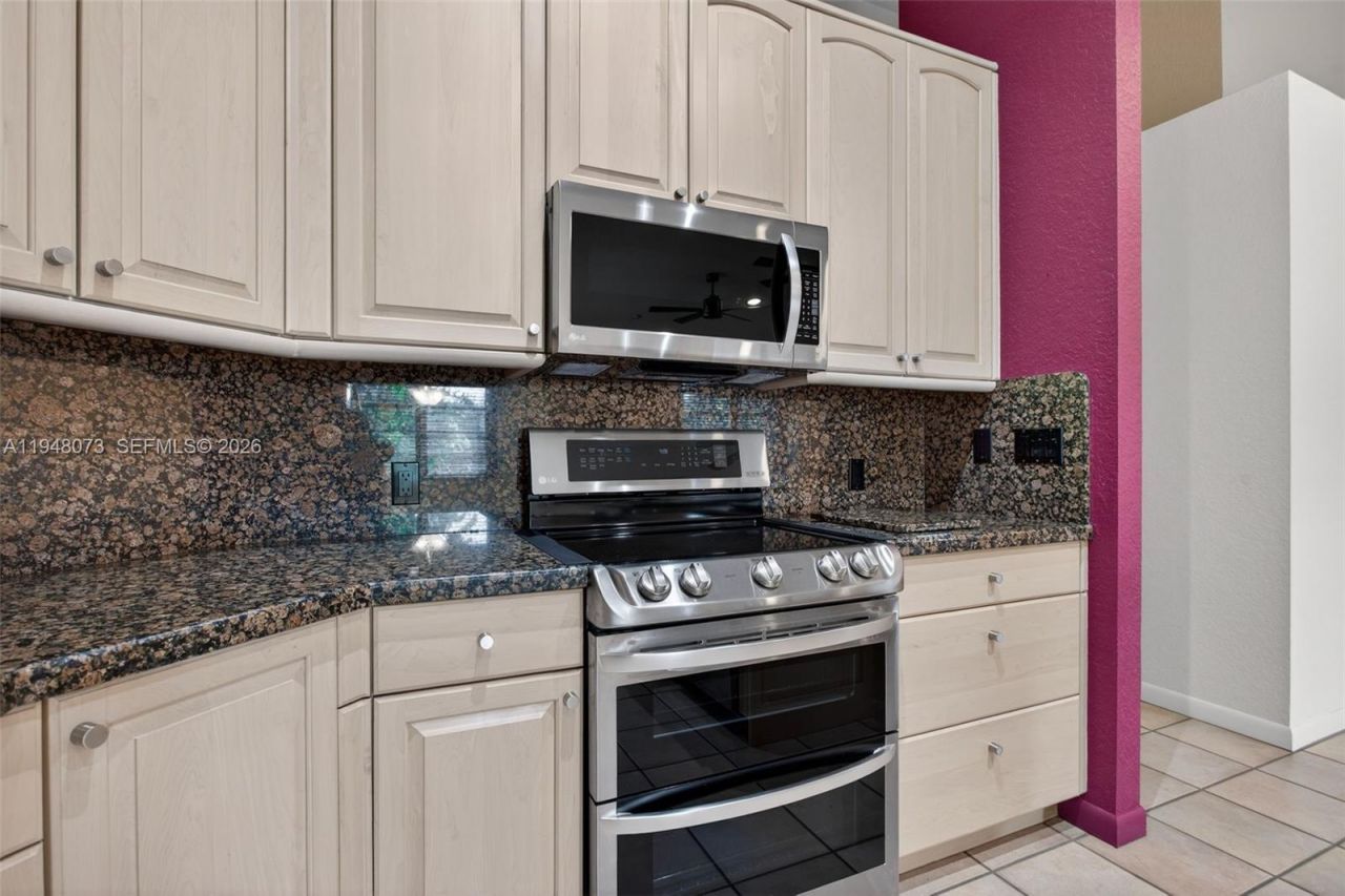 137 E Palm Dr, Margate, FL 33063 Photo