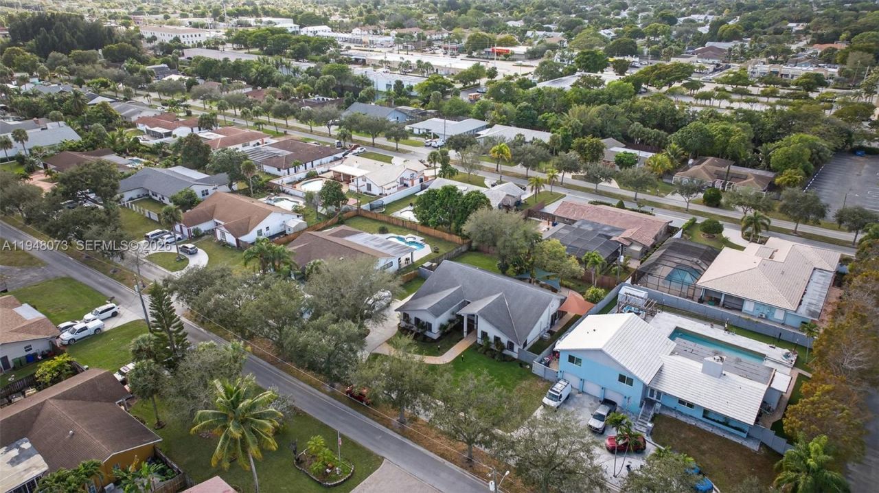 137 E Palm Dr, Margate, FL 33063 Photo