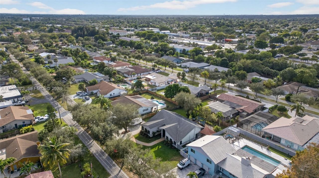 137 E Palm Dr, Margate, FL 33063 Photo