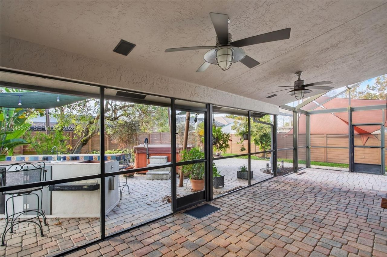 137 E Palm Dr, Margate, FL 33063 Photo