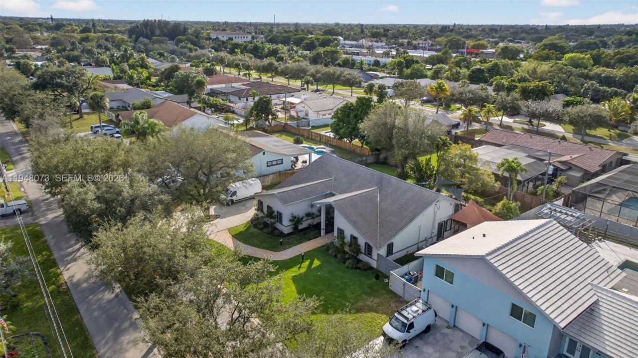 137 E Palm Dr, Margate, FL 33063 Photo