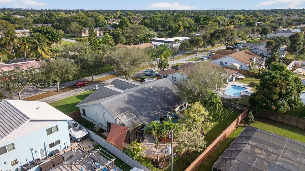 137 E Palm Dr, Margate, FL 33063 Photo