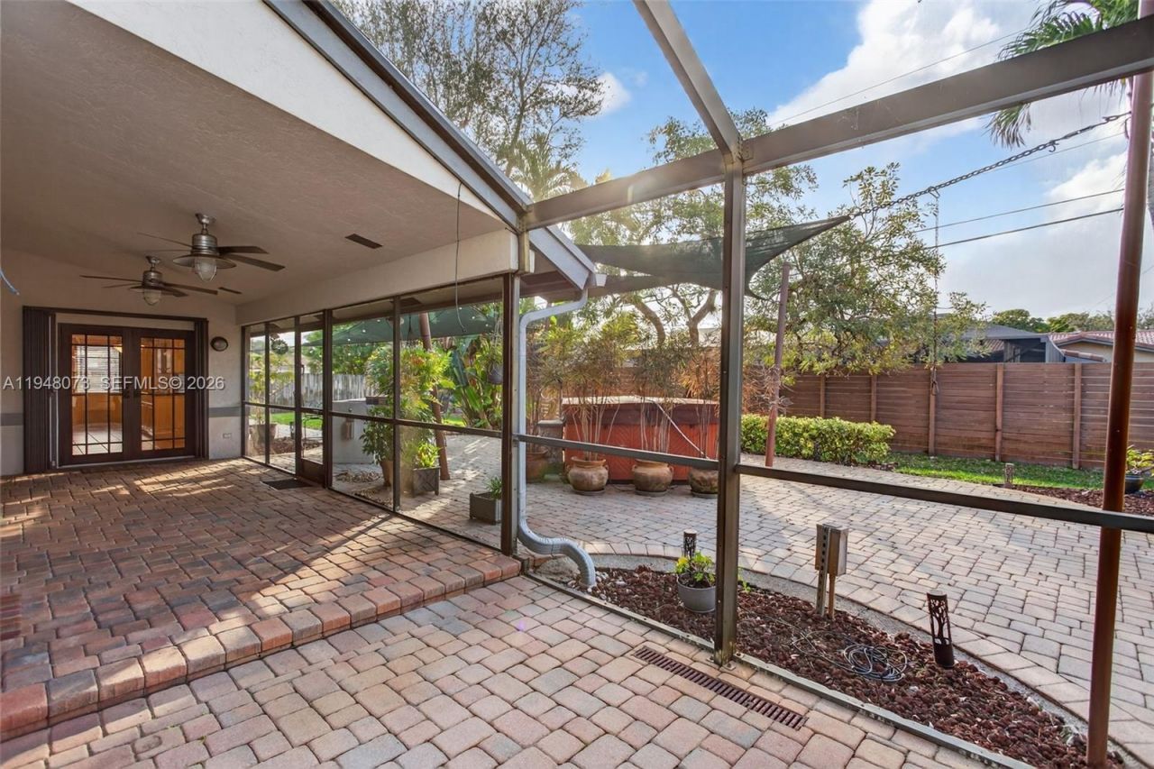 137 E Palm Dr, Margate, FL 33063 Photo