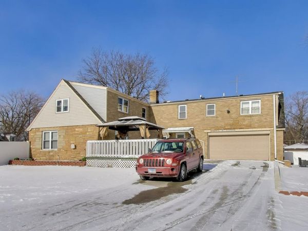 29 S Iowa Avenue, Addison, IL 60101