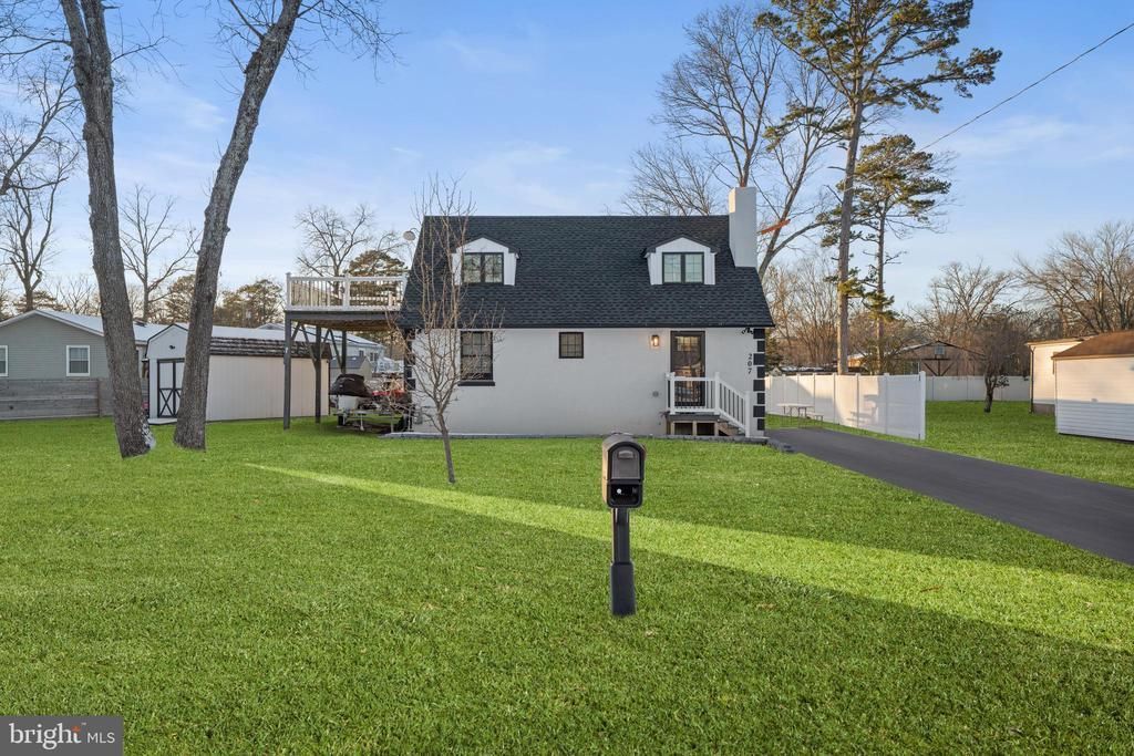 207 Woodlawn Avenue, Williamstown, NJ 08094 Main Photo