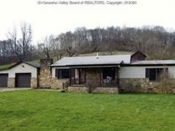 612 CROSS LANES Drive, Cross Lanes, WV 25143