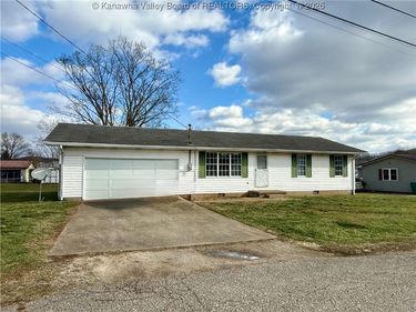 74 Maple Drive, Evans, WV 25241