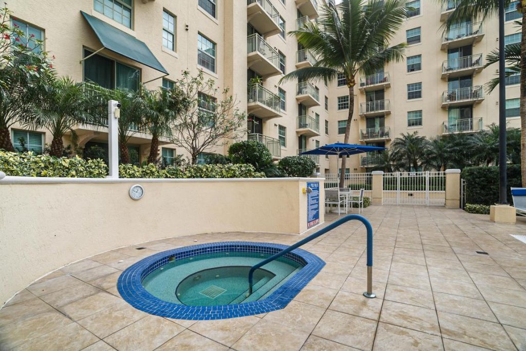 610 Clematis Street, Unit 611, West Palm Beach, FL 33401 Photo