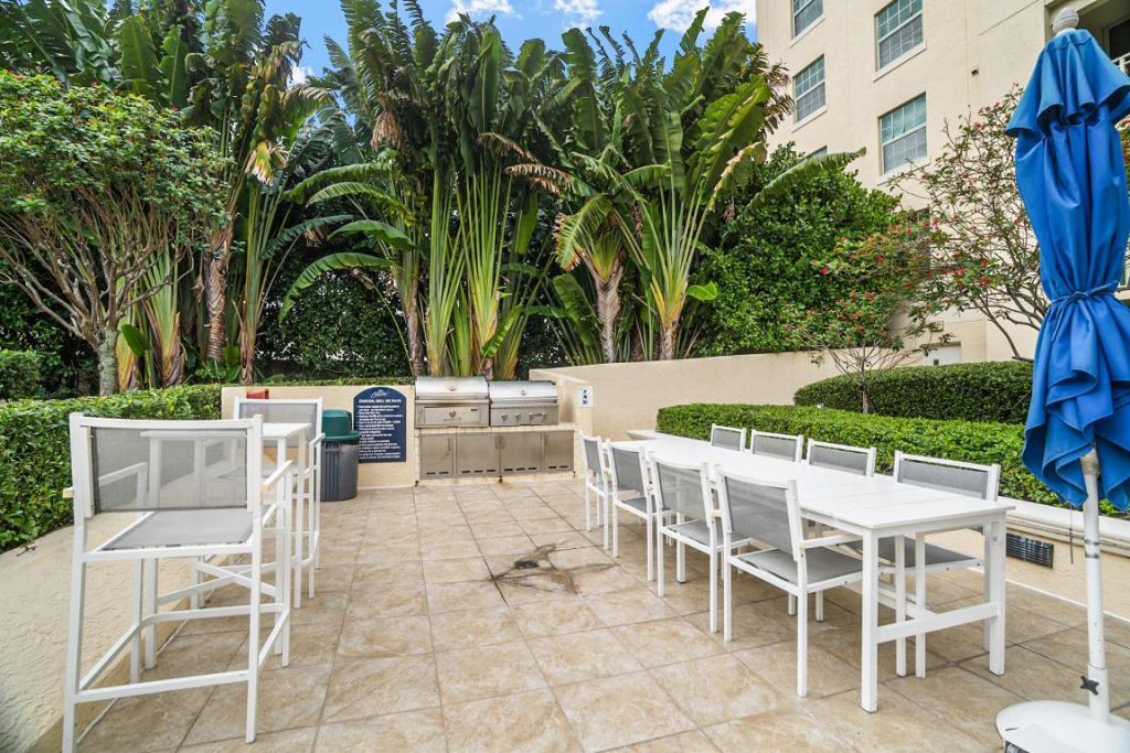 610 Clematis Street, Unit 611, West Palm Beach, FL 33401 Photo