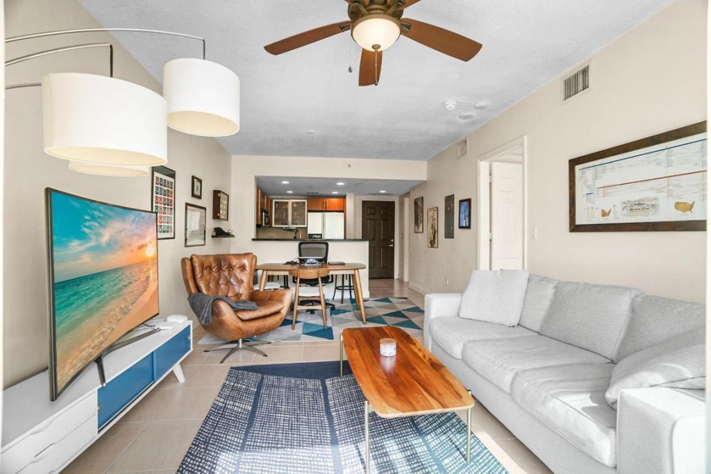 610 Clematis Street, Unit 611, West Palm Beach, FL 33401 Photo