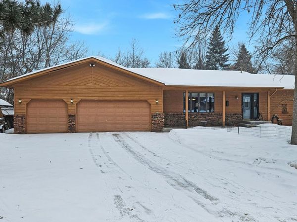 152 Pineview Drive, Brainerd, MN 56401