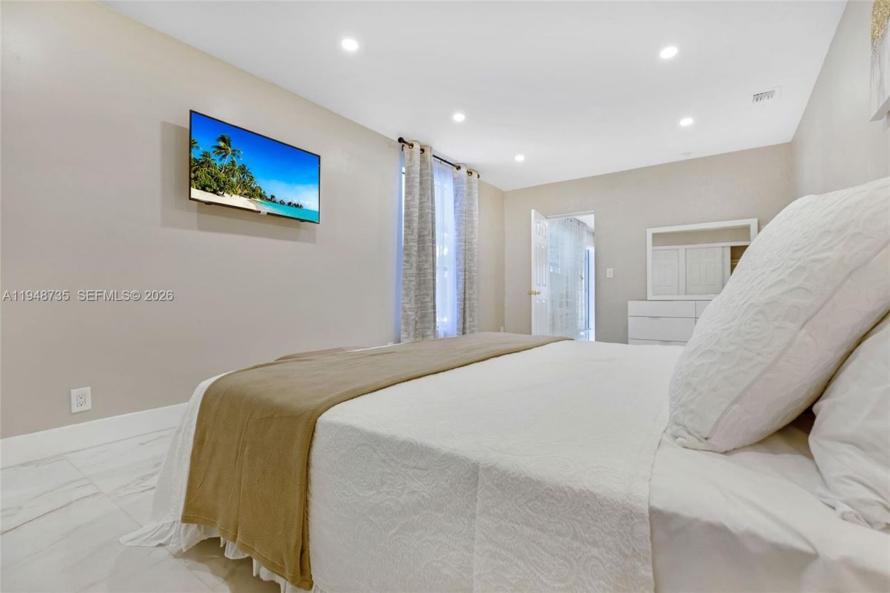 1960 Coral Reef Dr, Lauderdale by the Sea, FL 33062 Photo