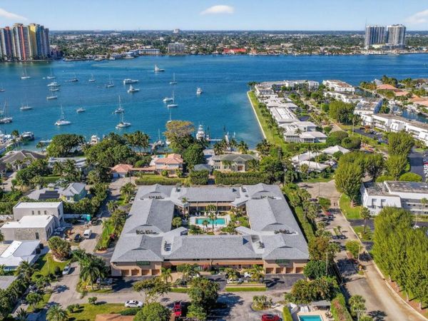 1100 Surf Road, Unit 201, Singer Island, FL 33404