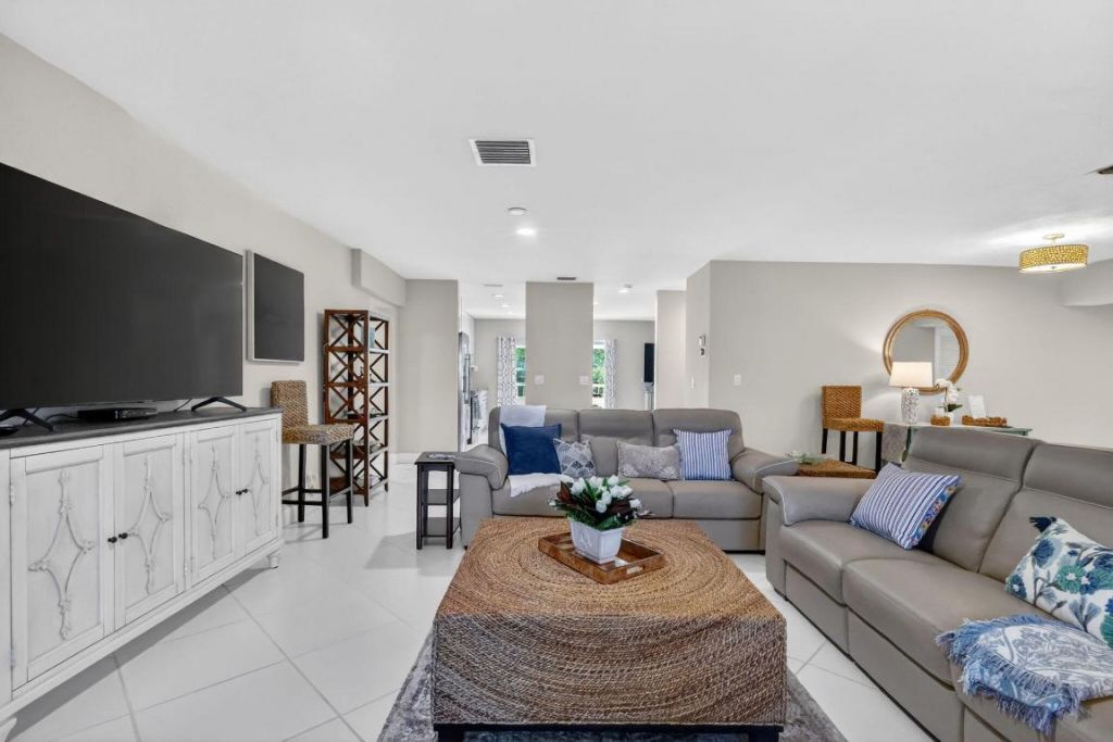 1100 Surf Road, Unit 201, Singer Island, FL 33404 Photo